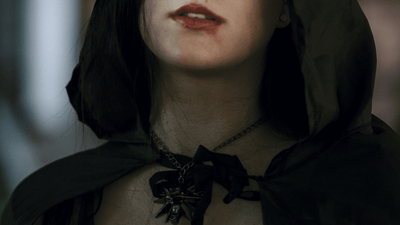 Gótikus kapucnis kabátok – stílus és funkcionalitás hűvös napokra