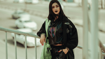 Gótikus bőrszoknyák – a punk lázadástól az eleganciáig